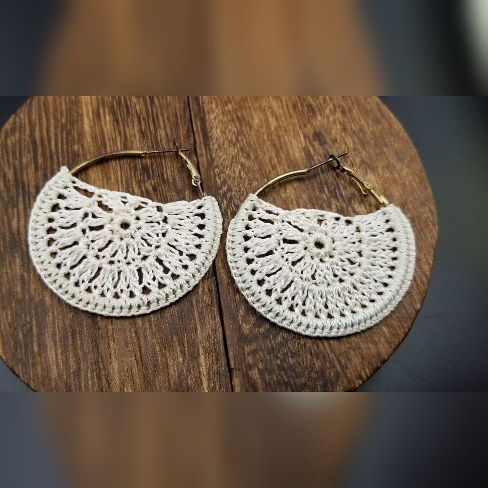 Brilliant crotchet fan earrings E247